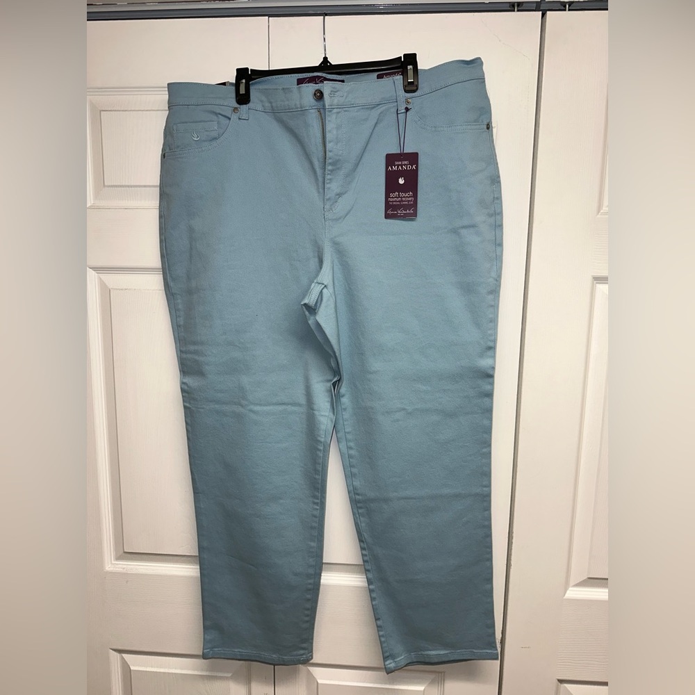 Gloria Vanderbilt jeans.   Size 20 average .  Mint green